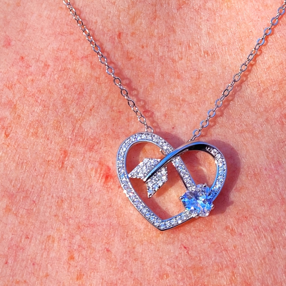 Arrow Turning into Heart Fashion Necklace - Picture 5 of 5